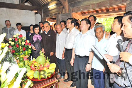 ແຂວງ ເງ້ອານ: ກໍ່ສ້າງຫໍບູຊາມານດາ, ບິດາ ແລະ ອ້າຍເອື້ອຍນ້ອງຄີງຂອງປະທານ ໂຮ່ຈີມິນ